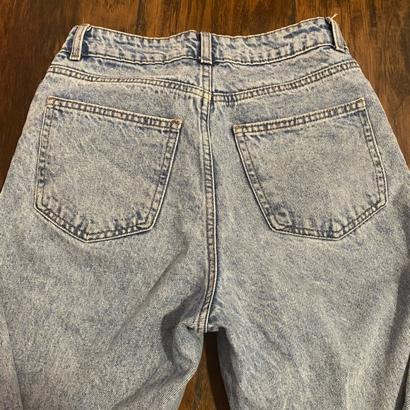 Light Wash High Rise Jeans - Picture 5 of 7